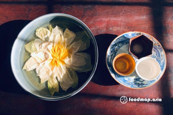 cach-dung-tra-sen-uop-xoi