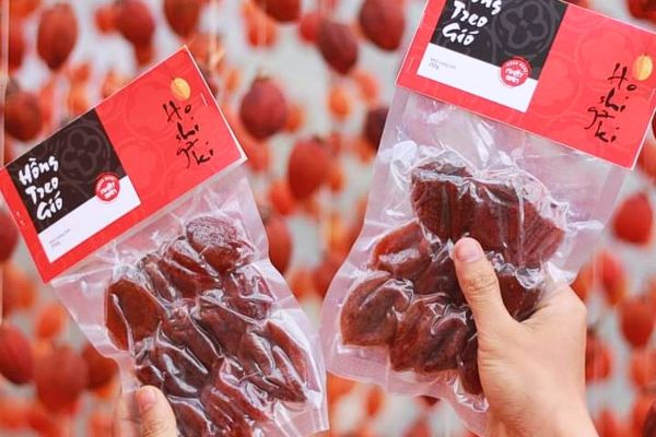 bao-quan-hong-treo-gio