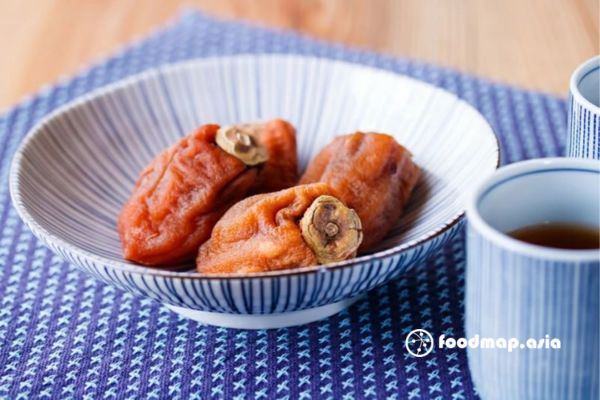 thuong-thuc-hong-treo-gio-cung-tra